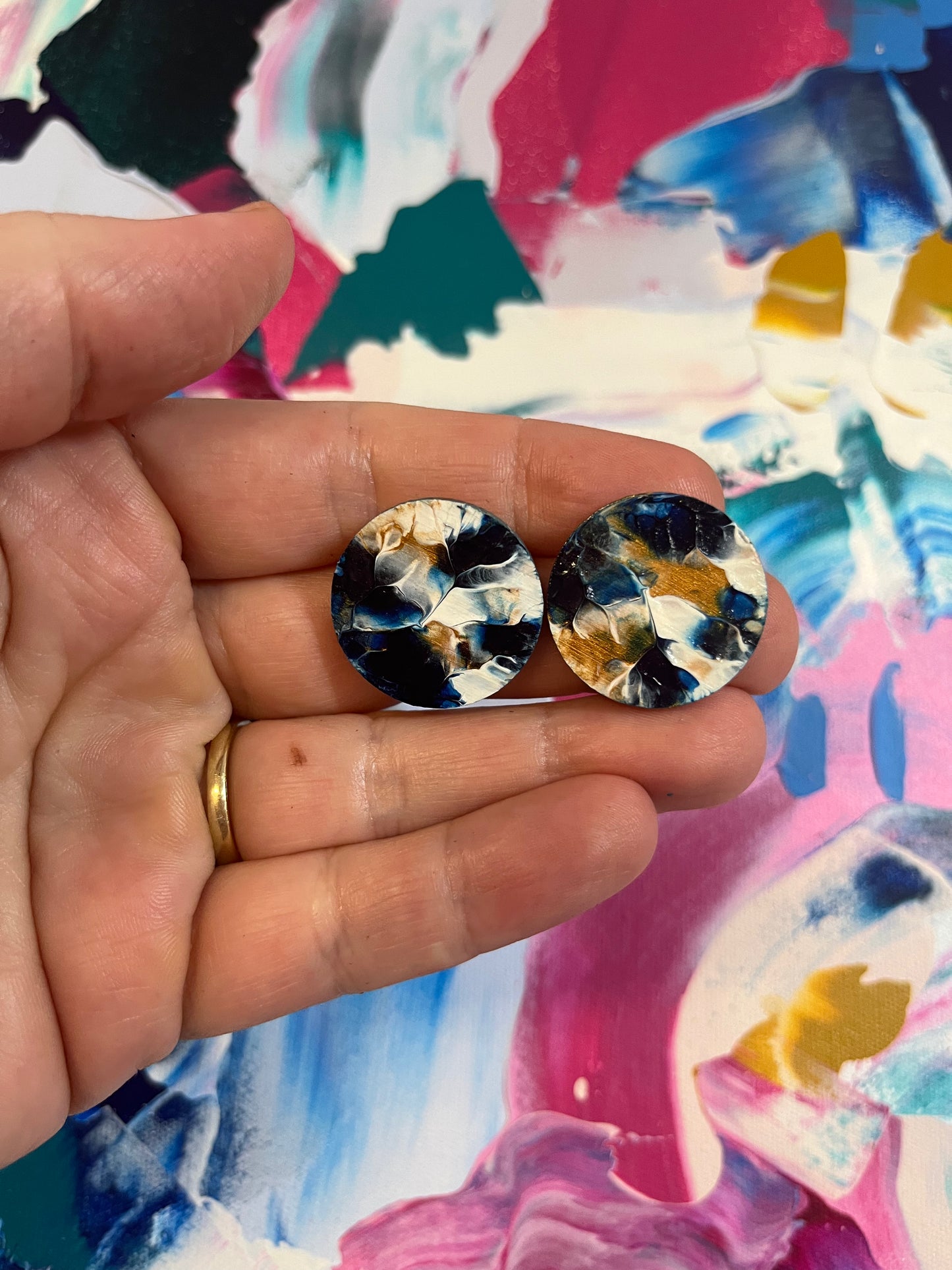 Bluey Gold Studs 25mm